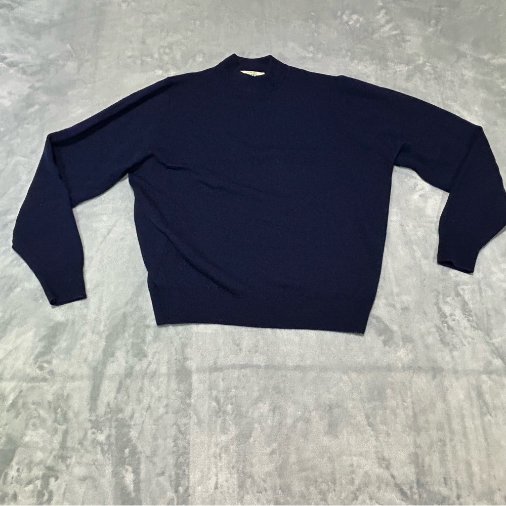 Women’s Castle of Ireland Sweater- Botany Wool-Made in Ireland-Navy